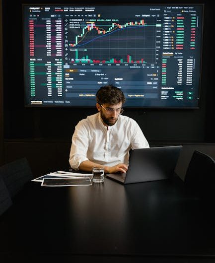 Индикатор MACD: описание, применение и стратегии торговли